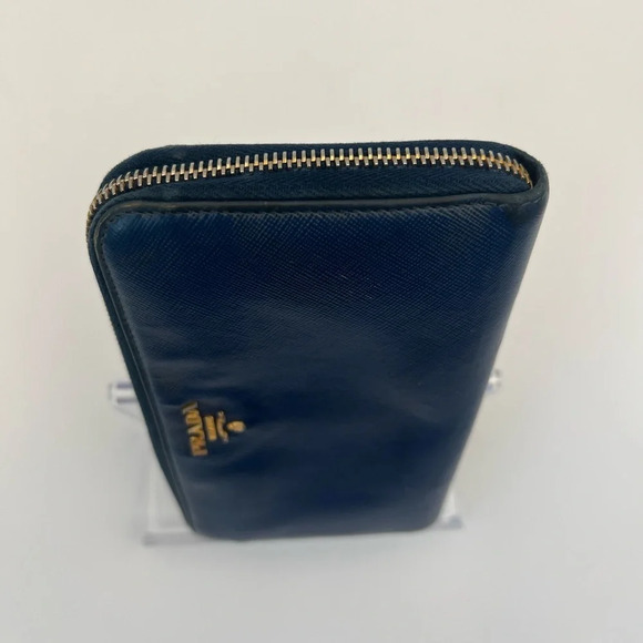 Prada large zip-around wallet in durable Saffiano leather - Picture 5 of 6